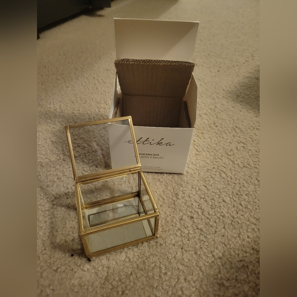 Ettika mini ring box